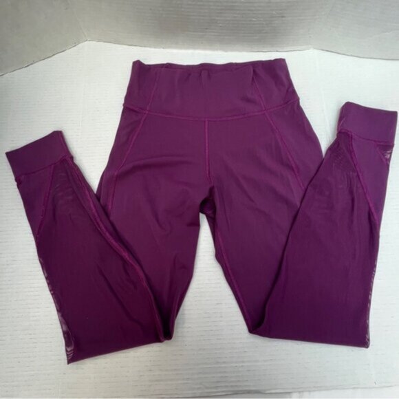 Lululemon  * HOT LIKE AGNI  Tight leggings Mesh EUC  Darkest Magenta Purple  8 - Picture 13 of 14